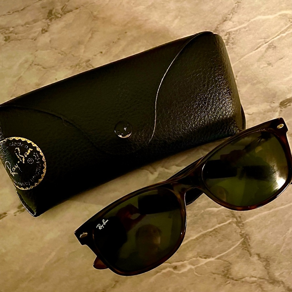 RAY-BAN Wayfarers